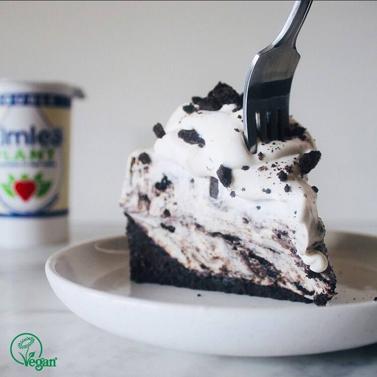 Vegan Double Whipped Oreo Cheesecake Elmlea